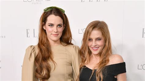 Riley Keough To Release Late Mom Lisa Marie Presleys Memoir Says Few