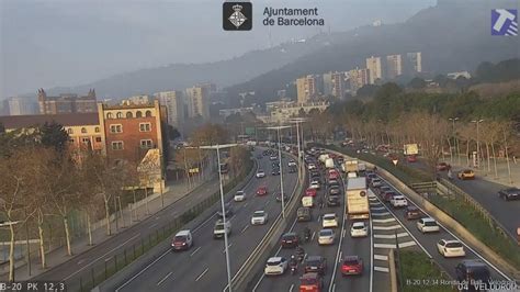 Un Accidente M Ltiple Causa Colas Kilom Tricas En La Ronda De Dalt De