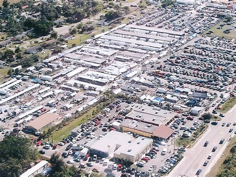 This Massive Weekend Flea Market In Florida Has Been Here For Over 55 Years