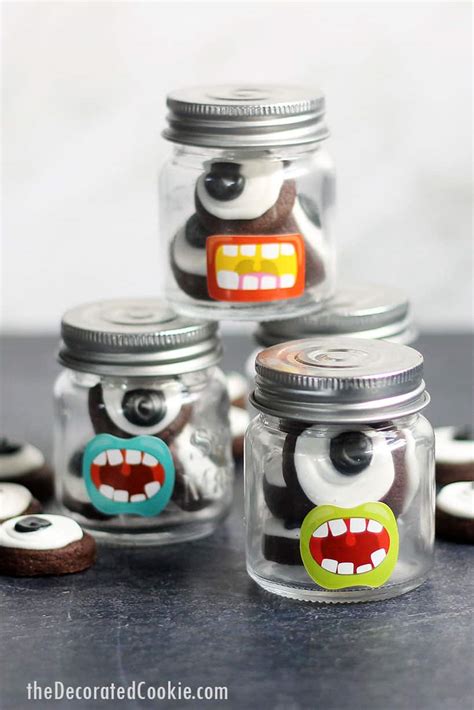 EYEBALL COOKIES for Halloween or monster party favors.