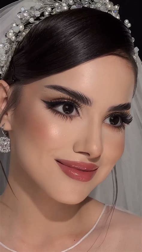 اجمل عروس تجننن 💋💄 تعمل ميك اب 👰 Youtube