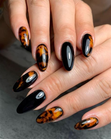 Chic Nail Art Ideas For The Ultimate Mani Inspo