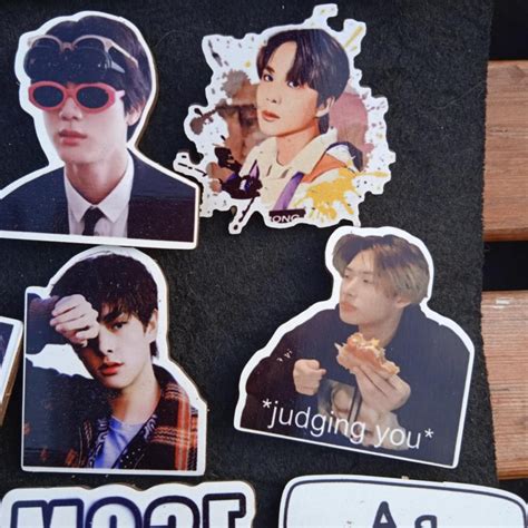 Корейские значки – купить в Челябинске, цена 65 руб., дата размещения ...