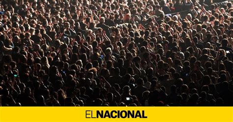 Joan Laporta En El Concierto Piloto De Love Of Lesbian En El Sant Jordi