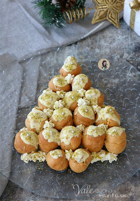 Albero Di Natale Di Bigne Con Pistacchio E Cioccolato Bianco