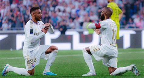 Renato Tapia Al Olympique De Lyon Conoce Como Le Fue Al Club En La