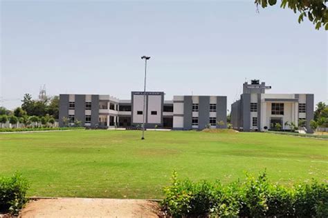 Sharda School Of Pharmacy Greater Noida Campus Photos Virtual Tour