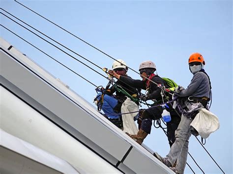 How To Properly Use A Roof Safety Harness