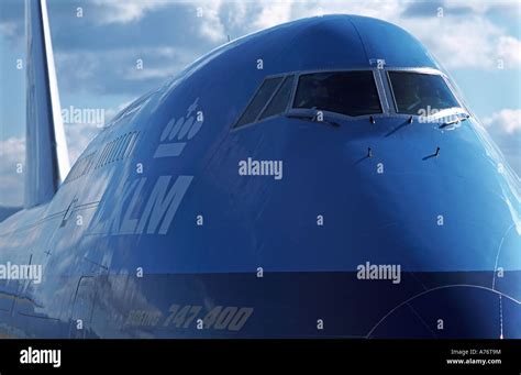 Boeing 747 400 cockpit viewed from the nose KLM livery on the side Stock Photo - Alamy