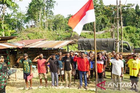 29 Orang Eks OPM Di Maybrat Berikrar Setia Kepada NKRI ANTARA News