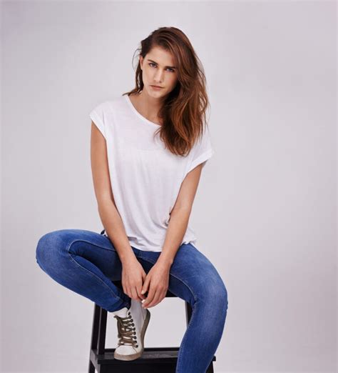 White T-Shirt – Shoppe