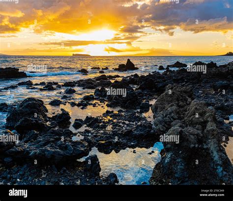 Sunset on The Volcanic Shoreline of Makena Beach, Makena State Park ...