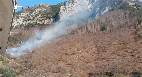 Ravello Incendio A Sambuco Rogo Estinto Concluse Operazioni Di