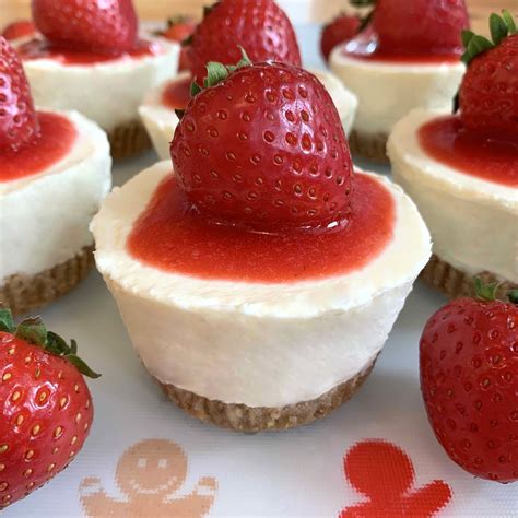 Mini No Bake Vanilla Cheesecakes