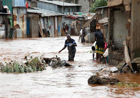 Les Inondations Au Kenya Ravagent Les Villes Tuent 71 Personnes Au