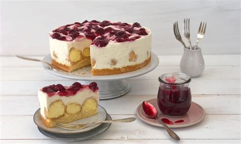 Windbeuteltorte Mit Kirsch Gr Tze Rezept Dr Oetker