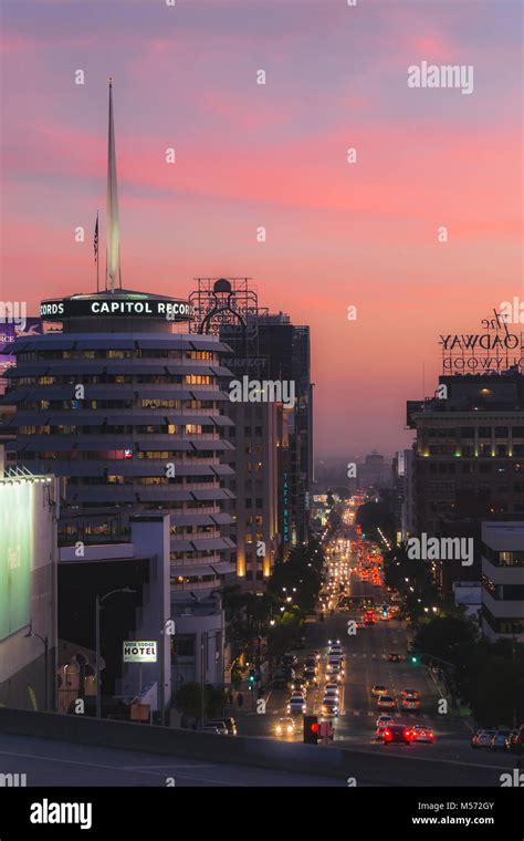 Capitol Records Building Los Angeles Hi Res Stock Photography And