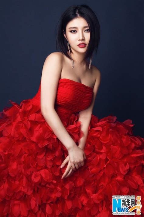 Người đẹp lộ clip sex Từ Đông Đông lả lơi xách váy