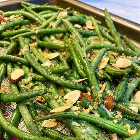 Garlic Parmesan Roasted Green Beans