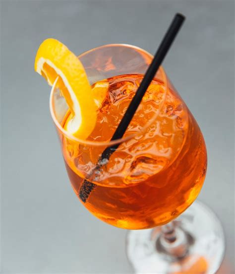 Aperol Spritz Rezept Der Perfekte Aperitif Millennium Bartending Hot