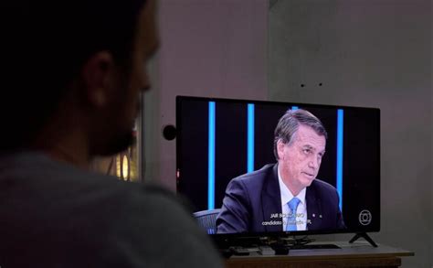 Bolsonaro Renova Concess Es Da Rede Globo Band E Record Por Mais