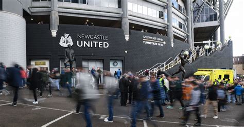 Everton At Newcastle Kickoff Time Starting Lineups Tv Schedule Live