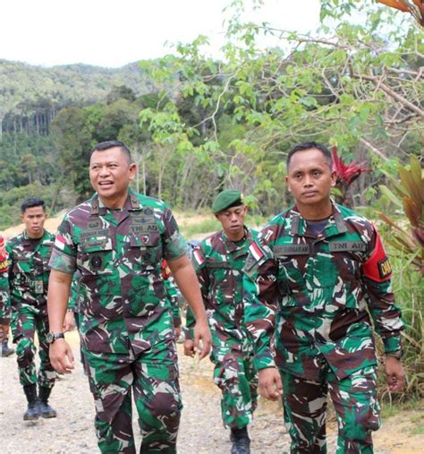 Danrem Abw Tinjau Patok Batas Indonesia Malaysia