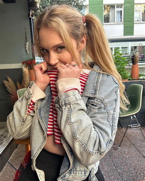 Hayal Köseoğlu Sex Porn Photos of Boobs and Butt