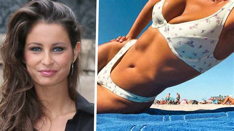 Malika M Nard Pose En Bikini Et D Clenche Un Bad Buzz Sur La Toile