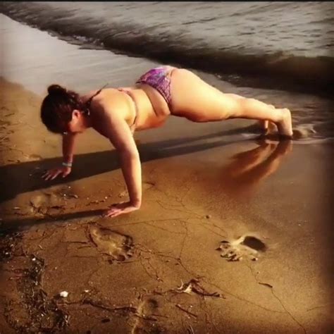 Gros Cul Qui Bouge Sur La Plage Bikini Porn XHamster