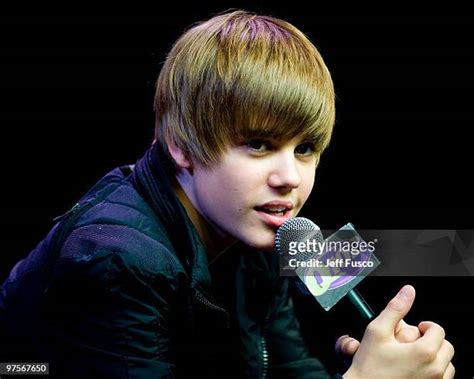 153 Meet And Greet With Justin Bieber Stock Photos, High-Res Pictures ...