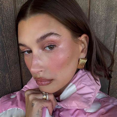 Hailey Bieber S Best Makeup Looks