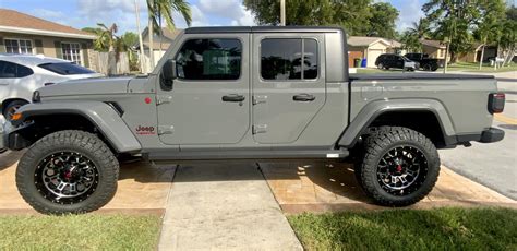 Jeep Gladiator Mojave Sting Grey