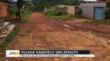 JA 1ª Edição Moradores do Village Garavelo reclamam de falta de