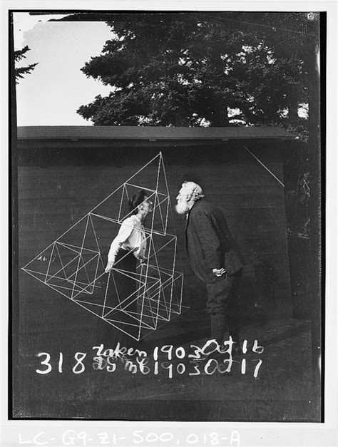 Alexander Grahm Bell S Space Age Tetrahedral Kites Flashbak