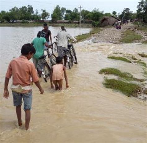 Nepal Indien Unwetter Unglücke Etwa hundert Tote bei Unwettern in