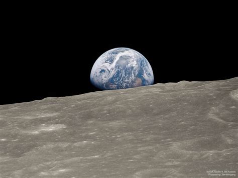 Historic Image 'Earthrise 1' Remastered | WordlessTech