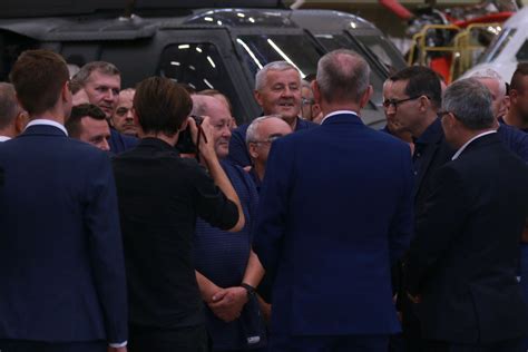 Premier Mateusz Morawiecki W Polskich Zak Adach Lotniczych W Mielcu