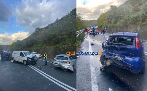 Scontro Tra Due Auto E Un Furgone Sulla Nei Pressi Del Cimitero