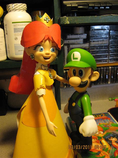 Luigi and Daisy - Princess Daisy Photo (20041318) - Fanpop