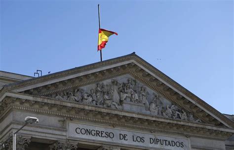 Una Orden De Defensa Manda Ondear La Bandera Española A Media Asta En Semana Santa