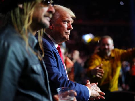 Donald Trump Tucker Carlson Get Heros Welcome At Madison Square