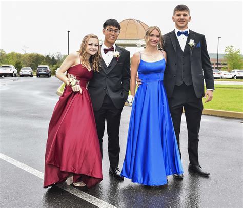 Group High School Prom 2022