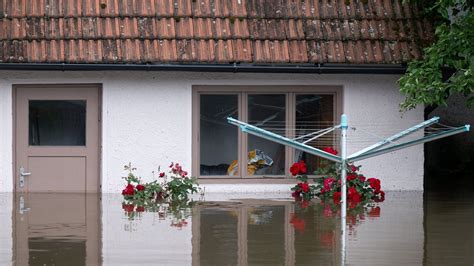 Hochwasser Mindestens Vier Flut Tote In S Ddeutschland