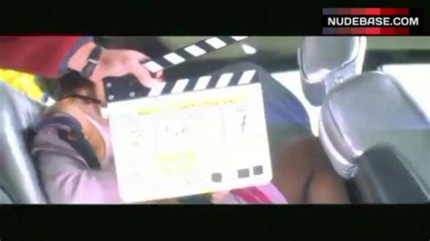 Minh Khai Phan Thi Lingerie Scene Viergeteilt Im Morgengrauen 0 40