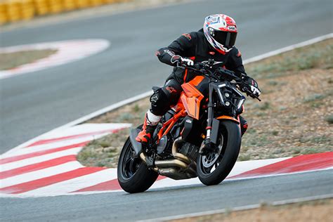 Ktm Super Duke R Evo Review First Ride Motos For The Win