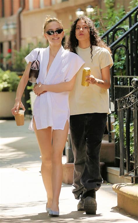 Lily Rose Depp Shows Her Blossoming Love For Girlfriend 070 Shake