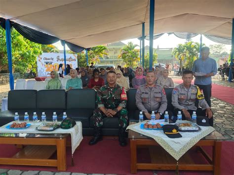 Ipda Asep Sugian Menghadiri Acara Pelepasan Dan Wisuda SMK Wirakarya 1