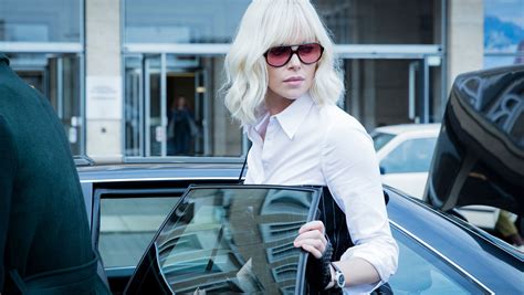 Review: Charlize Theron's stylish 'Atomic Blonde' lacks spy substance