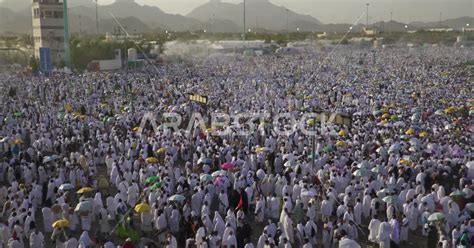 Pilgrims Preparation For Departure Sacred Islamic Landmarks And